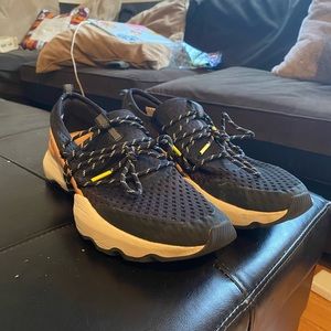 Sorel Kinetic Impact Laced Sneaker W11